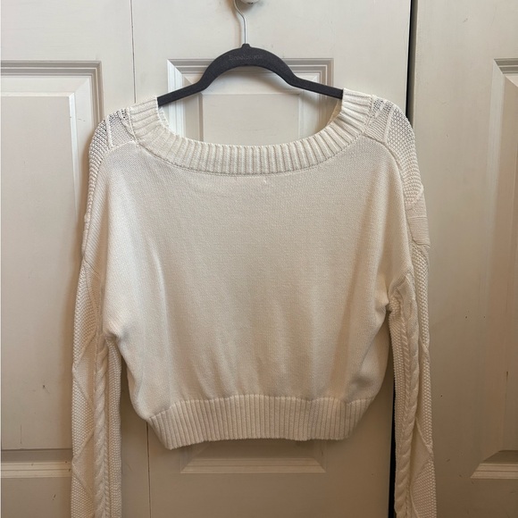 Francesca’s White Cropped sweater - Picture 2 of 3